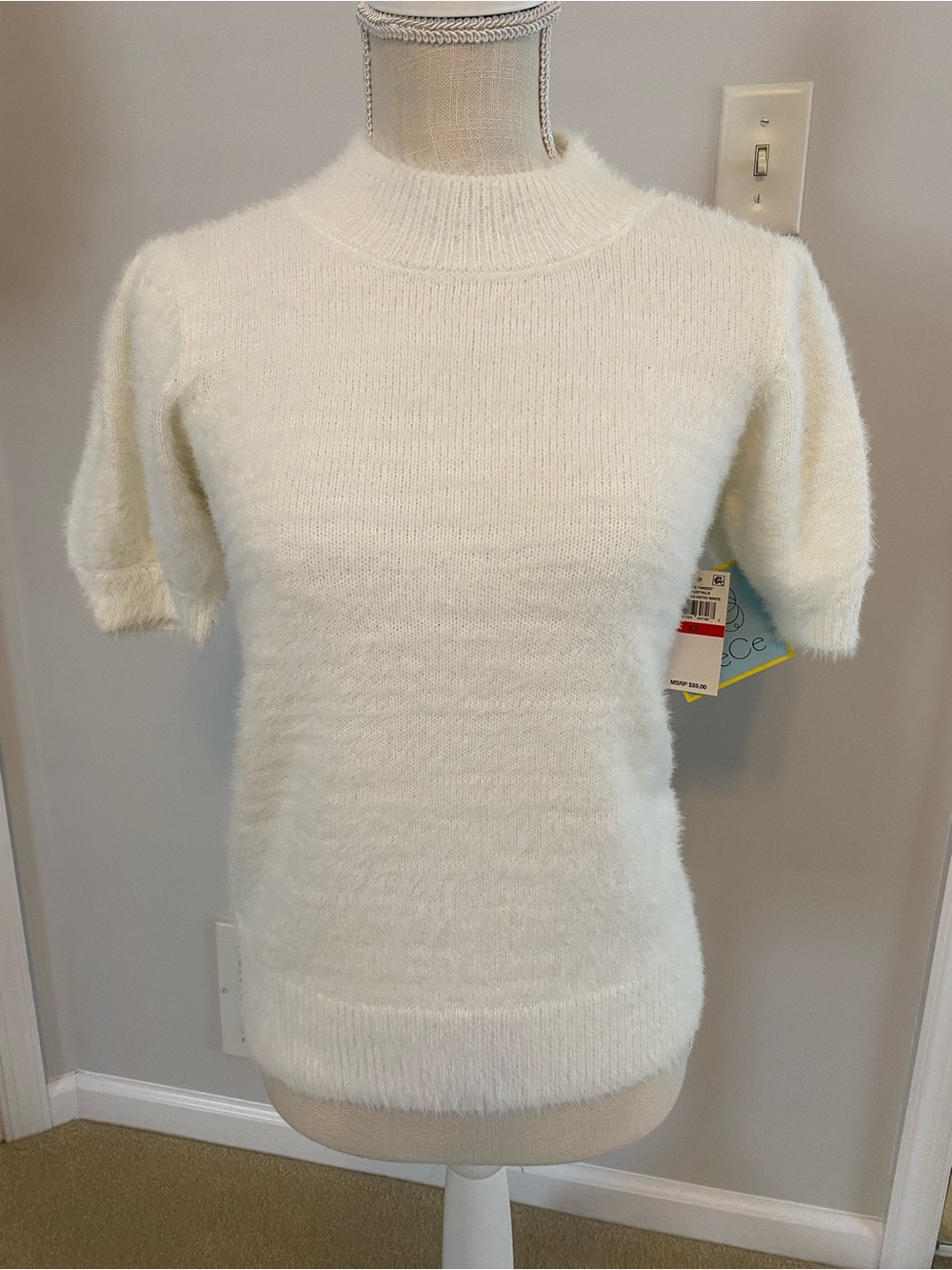 CeCe Off-White Eyelash Short Sleeve Pullover Sweater - NWT